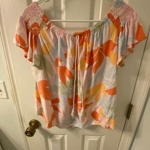 Harve Benard Colorful  Short Sleeve Top Sparkly gold metallic design Size L